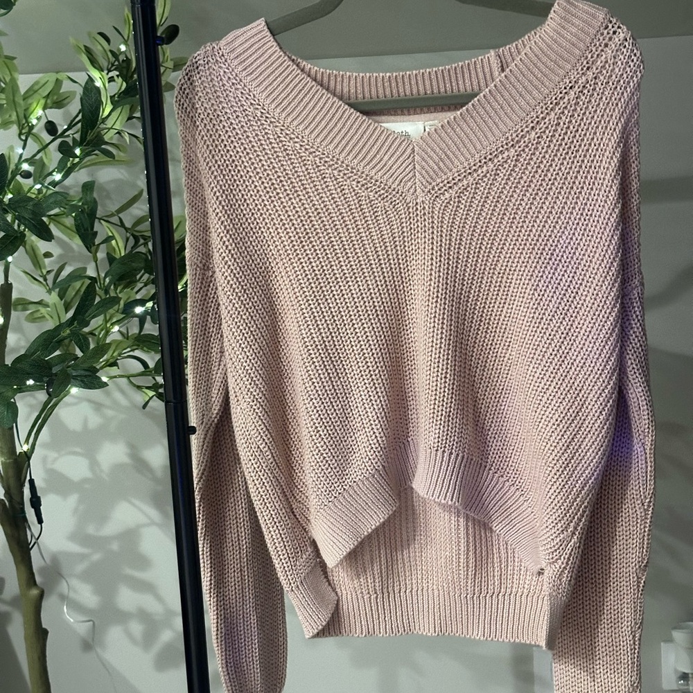 Elegant Mauve V-Neck Sweater